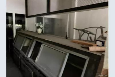 14318 E Jefferson Avenue, Detroit, MI 48215 - Photo 13