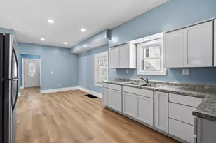 901 Clarence St, Kalamazoo, MI 49001 - Photo 11