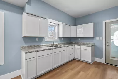 901 Clarence Street, Kalamazoo, MI 49001 - Photo 9