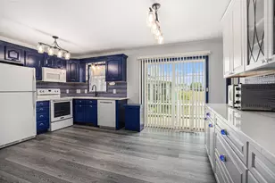 1000 W Villas Dr, Vicksburg, MI 49097 - Photo 7