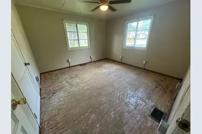 938 W Southern Avenue, Muskegon, MI 49441 - Photo 9