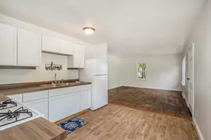 1042 E Mosel Ave, Kalamazoo, MI 49004 - Photo 9