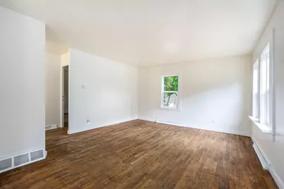 1042 E Mosel Avenue, Kalamazoo, MI 49004 - Photo 3