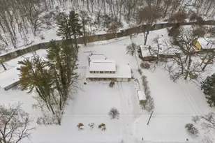 70820 Sunrise Dr, Edwardsburg, MI 49112 - Photo 33