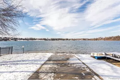 1997 Klingensmith Road #55, Bloomfield Hills, MI 48302 - Photo 17