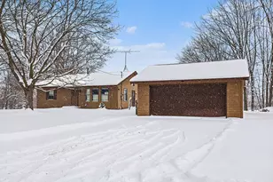 2967 Knapp St NE, Grand Rapids, MI 49525 - Photo 9