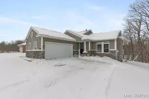 3195 Nature View Dr SE, Grand Rapids, MI 49512 - Photo 1