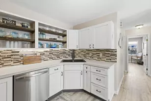 1048 Le Roux Rd, Muskegon, MI 49441 - Photo 9