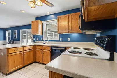 9214 Arrowhead Drive W, Scotts, MI 49088 - Photo 9