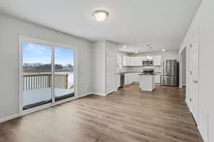 13729 Oasis Ave, Holland, MI 49424 - Photo 7