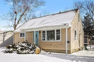 2928 Lafayette Cir, Lansing, MI 48906 - Photo 3