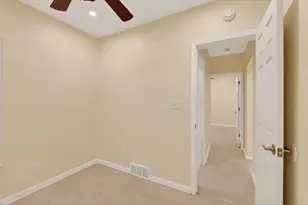 1064 Ogden Ave, Benton Harbor, MI 49022 - Photo 21