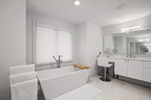 7303 Brookside Vlg Ct, Bloomfield Hills, MI 48301 - Photo 37