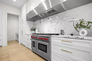 7303 Brookside Vlg Ct, Bloomfield Hills, MI 48301 - Photo 9