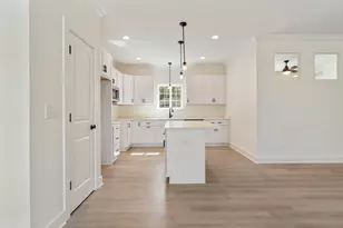 5033 Ikram Oaks Dr, Jackson, MI 49201 - Photo 17