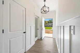 5033 Ikram Oaks Dr, Jackson, MI 49201 - Photo 7