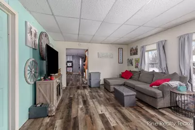 321 E Fenton Street, Union City, MI 49094 - Photo 5