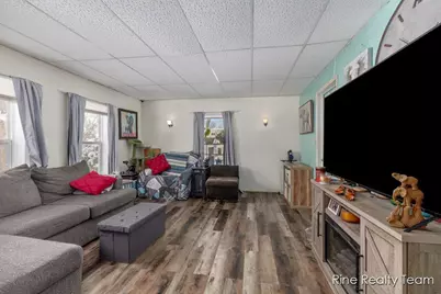 321 E Fenton Street, Union City, MI 49094 - Photo 3