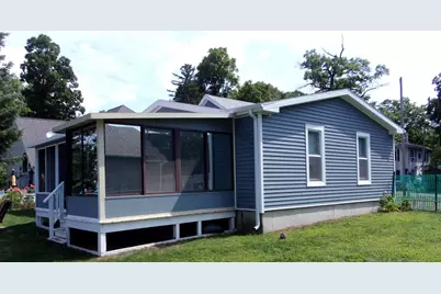 11178 E Shore Drive, Delton, MI 49046 - Photo 9