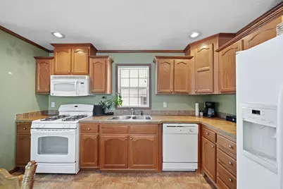 324 Grand River Drive, Adrian, MI 49221 - Photo 11