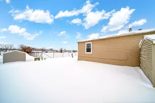 324 Grand River Dr, Adrian, MI 49221 - Photo 21