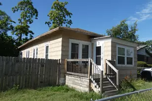 864 Highland Ave, Benton Harbor, MI 49022 - Photo 3