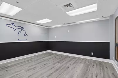 300 W Washington Avenue #Lobby Suite, Jackson, MI 49201 - Photo 9