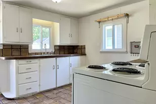 379 Western Ave, Benton Harbor, MI 49022 - Photo 9