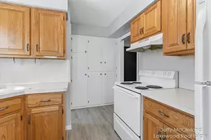 2302 Northwest Ave, Lansing, MI 48906 - Photo 11