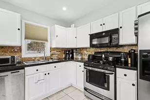 3440 Newcastle Dr SE, Grand Rapids, MI 49508 - Photo 13