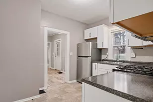 1325 Buffalo Ave NE, Grand Rapids, MI 49505 - Photo 9