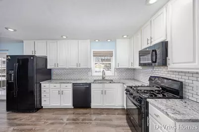 1711 Oakvale Drive SW, Wyoming, MI 49519 - Photo 9