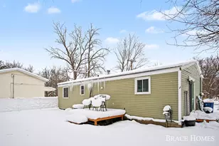 1935 Ball Ave NE, Grand Rapids, MI 49505 - Photo 23