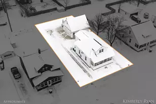 233 W Alpine Ave, Zeeland, MI 49464 - Photo 3