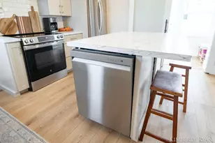 233 W Alpine Ave, Zeeland, MI 49464 - Photo 25