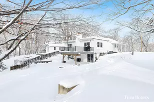 1804 Kreft St NE, Grand Rapids, MI 49525 - Photo 3