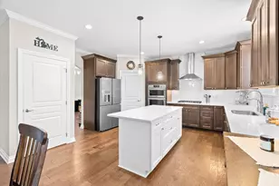 2333 Torrey Pine Ct, Howell, MI 48855 - Photo 5