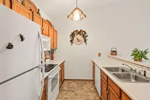 1197 Sunview Dr, Saint Johns, MI 48879 - Photo 7