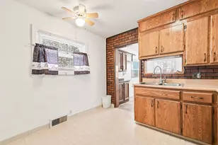 17 S 10th St, Niles, MI 49120 - Photo 5