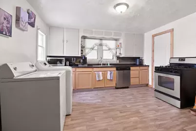 1300 N Waterloo Avenue, Jackson, MI 49202 - Photo 9