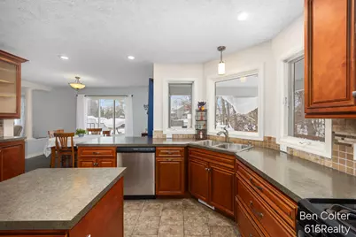 5408 Fieldstone Drive SW, Wyoming, MI 49418 - Photo 13