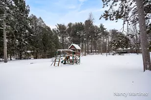 1301 Waukazoo St, Hastings, MI 49058 - Photo 9