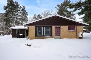1301 Waukazoo St, Hastings, MI 49058 - Photo 5