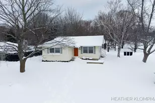 1647 W Lakewood Blvd, Holland, MI 49424 - Photo 23