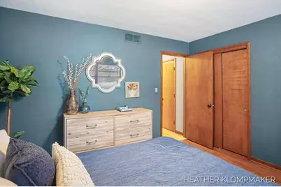 1647 W Lakewood Boulevard, Holland, MI 49424 - Photo 9