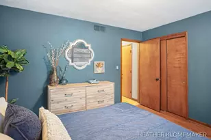 1647 W Lakewood Blvd, Holland, MI 49424 - Photo 9