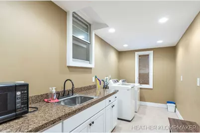 1647 W Lakewood Boulevard, Holland, MI 49424 - Photo 15