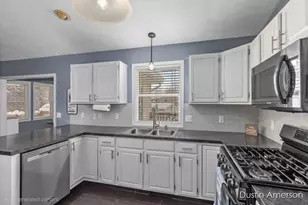 6258 Plainview Dr, Hudsonville, MI 49426 - Photo 7