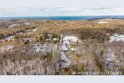 3887 65th Street, Holland, MI 49423 - Photo 3