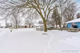 544 Homestead Ave, Holland, MI 49423 - Photo 5